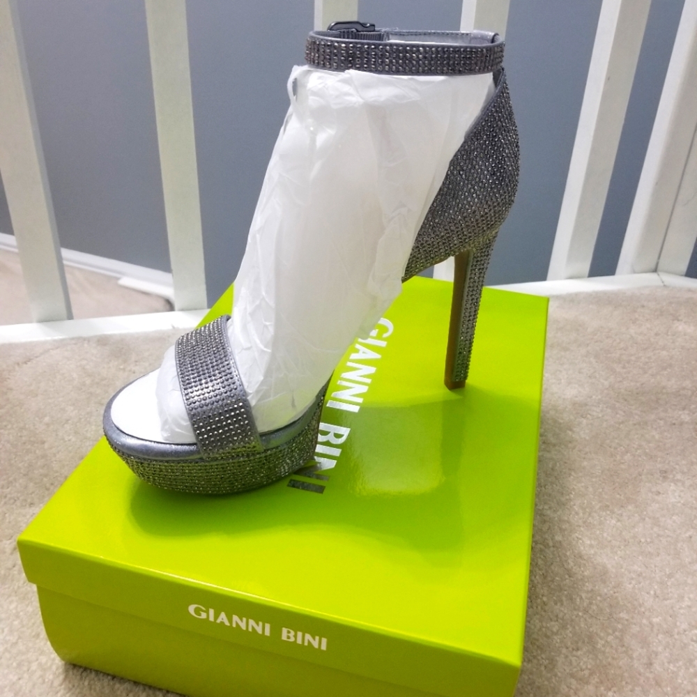 Gianni Bini Platform Dress Sandal 7.5